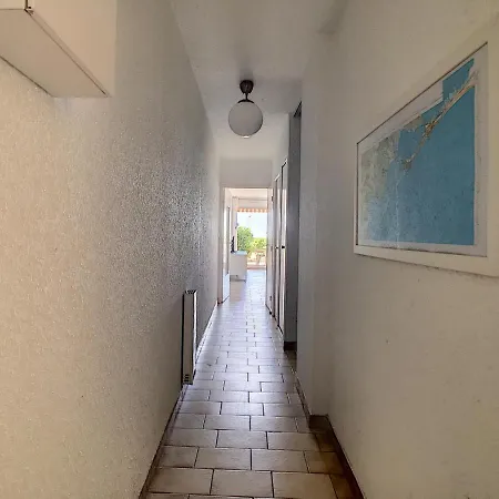 2p Sur Avec Parking Et Climatisation - Fr-1-715-46 Apartment